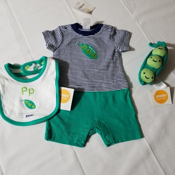 Gymboree Newborn Essentials Pea 3-6 Month Romper Bib & rattle NWT set.